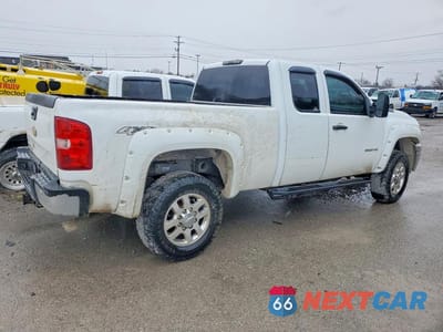 Trzecie zdjęcie samochodu z tyłu: 2013 CHEVROLET SILVERADO K2500 HEAVY DUTY LT VIN:1GC2KXEG2DZ266168 - miniatura