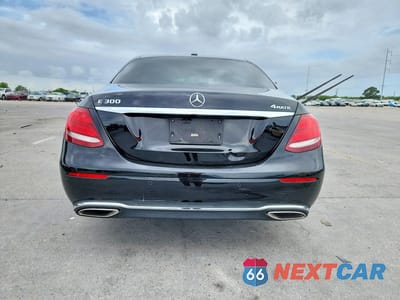 Zdjęcie 6 z 12 samochodu: 2018 MERCEDES-BENZ E 300 4MATIC VIN:WDDZF4KB1JA302653 - miniatura