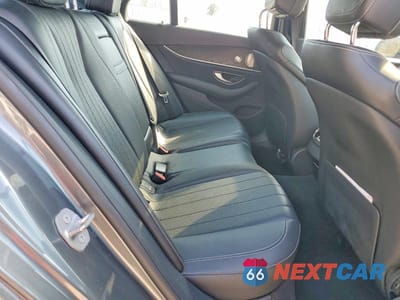 Zdjęcie 10 z 11 samochodu: 2017 MERCEDES-BENZ E 300 4MATIC VIN:WDDZF4KBXHA030890 - miniatura