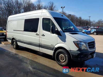 Czwarte zdjęcie samochodu z boku: 2015 MERCEDES BENZ SPRINTER 2500 VIN:WD3PE8DC9FP144871 - miniatura