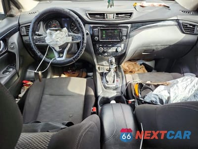 Zdjęcie 8 z 13 samochodu: 2019 NISSAN ROGUE SPORT SV VIN:JN1BJ1CP6KW236370 - miniatura