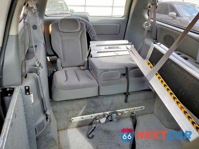 Zdjęcie 11 z 13 samochodu: 2006 DODGE GRAND CARAVAN SXT VIN:2D4GP44L56R758875 - miniatura
