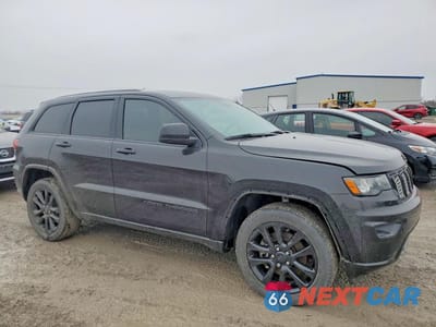 Czwarte zdjęcie samochodu z boku: 2021 JEEP GRAND CHEROKEE LAREDO VIN:1C4RJEAG5MC861370 - miniatura