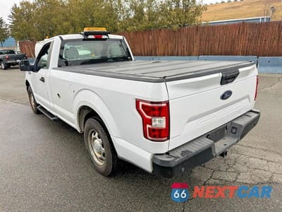 Trzecie zdjęcie samochodu z tyłu: 2018 FORD F150 VIN:1FTMF1C55JKF23159 - miniatura