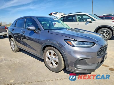 Czwarte zdjęcie samochodu z boku: 2024 HONDA HR-V LX VIN:3CZRZ2H3XRM760299 - miniatura