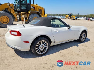 Trzecie zdjęcie samochodu z tyłu: 2019 FIAT 124 SPIDER CLASSICA VIN:JC1NFAEK6K0140980 - miniatura