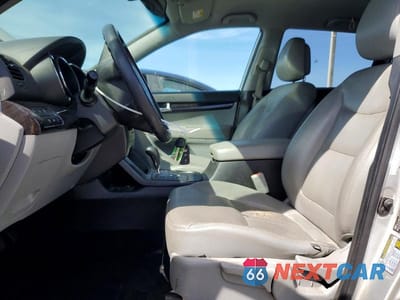 Zdjęcie 7 z 13 samochodu: 2011 KIA SORENTO LX VIN:5XYKT3A18BG040011 - miniatura