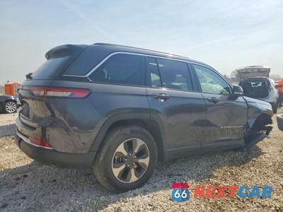 Trzecie zdjęcie samochodu z tyłu: 2023 JEEP GRAND CHEROKEE LIMITED 4XE VIN:1C4RJYB61PC623639 - miniatura