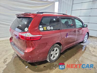 Trzecie zdjęcie samochodu z tyłu: 2017 TOYOTA SIENNA LE 8-PASSENGER VIN:5TDKZ3DC0HS872787 - miniatura