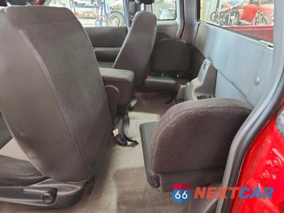 Zdjęcie 10 z 12 samochodu: 2011 FORD RANGER SUPER CAB VIN:1FTLR4FEXBPA35250 - miniatura