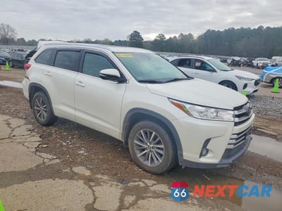 Czwarte zdjęcie samochodu z boku: 2018 TOYOTA HIGHLANDER XLE VIN:5TDKZRFH3JS540778 - miniatura