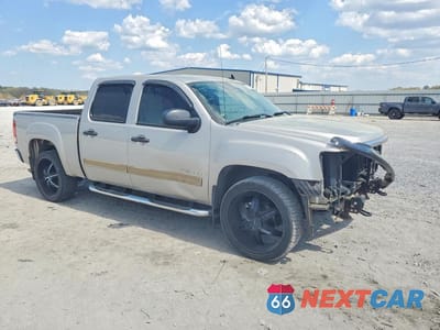 Czwarte zdjęcie samochodu z boku: 2007 GMC NEW SIERRA C1500 VIN:2GTEC13C371634880 - miniatura