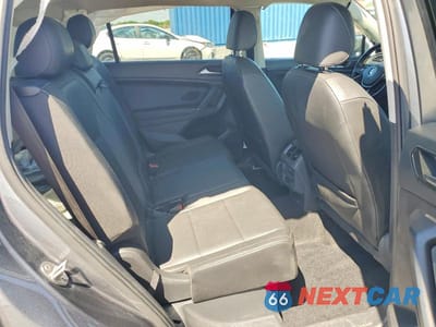 Zdjęcie 10 z 12 samochodu: 2018 VOLKSWAGEN TIGUAN SE VIN:3VV2B7AX5JM106368 - miniatura