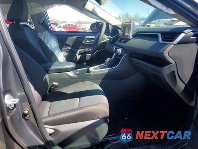 Zdjęcie 7 z 13 samochodu: 2025 TOYOTA RAV4 XLE VIN:2T3P1RFV8SW554226 - miniatura