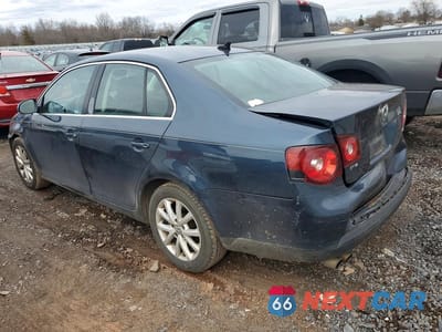 Drugie zdjęcie samochodu z przodu: 2010 VOLKSWAGEN JETTA SE VIN:3VWRZ7AJ4AM034712 - miniatura