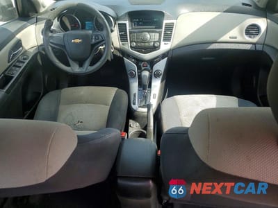 Zdjęcie 8 z 13 samochodu: 2015 CHEVROLET CRUZE LS VIN:1G1PA5SH0F7275632 - miniatura