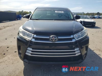 Piąte zdjęcie samochodu w środku: 2019 TOYOTA HIGHLANDER LE PLUS VIN:5TDZZRFH5KS341232 - miniatura