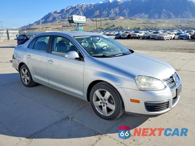 Czwarte zdjęcie samochodu z boku: 2008 VOLKSWAGEN JETTA SE VIN:3VWRM71K88M036366 - miniatura