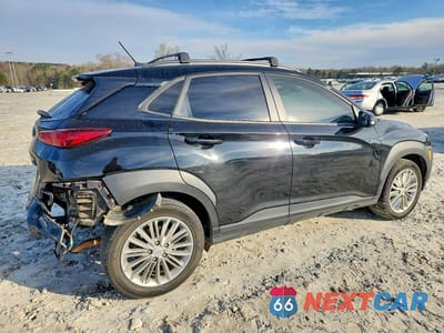 Trzecie zdjęcie samochodu z tyłu: 2021 HYUNDAI KONA SEL VIN:KM8K22AA7MU724042 - miniatura