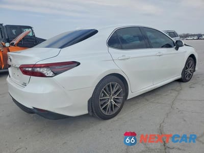 Trzecie zdjęcie samochodu z tyłu: 2021 TOYOTA CAMRY HYBRID XLE VIN:4T1F31AKXMU569598 - miniatura