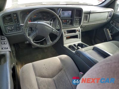 Zdjęcie 8 z 12 samochodu: 2004 CHEVROLET SILVERADO K1500 VIN:1GCEK19T84E272372 - miniatura