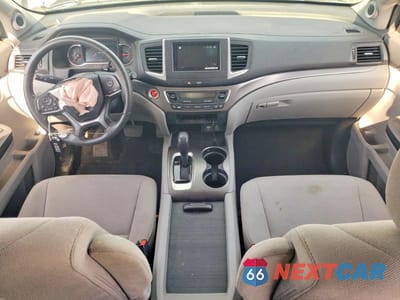 Zdjęcie 8 z 12 samochodu: 2020 HONDA PILOT LX VIN:5FNYF5H11LB027483 - miniatura