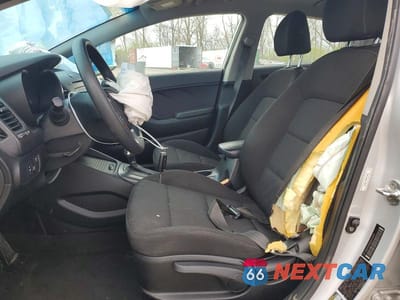 Zdjęcie 7 z 12 samochodu: 2016 KIA FORTE LX VIN:KNAFK4A69G5442848 - miniatura