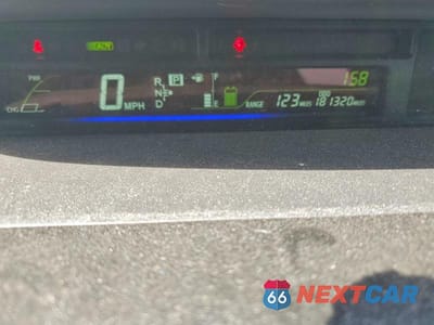 Zdjęcie 9 z 12 samochodu: 2017 TOYOTA PRIUS V TWO VIN:JTDZN3EU4HJ060780 - miniatura