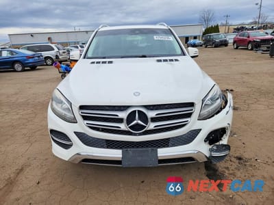 Piąte zdjęcie samochodu w środku: 2016 MERCEDES-BENZ GLE 350 4MATIC VIN:4JGDA5HB8GA698049 - miniatura