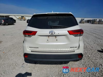 Zdjęcie 6 z 13 samochodu: 2017 TOYOTA HIGHLANDER XLE VIN:5TDJZRFH9HS518886 - miniatura