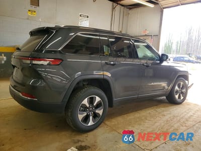 Trzecie zdjęcie samochodu z tyłu: 2023 JEEP GRAND CHEROKEE LIMITED 4XE VIN:1C4RJYB6XPC648927 - miniatura