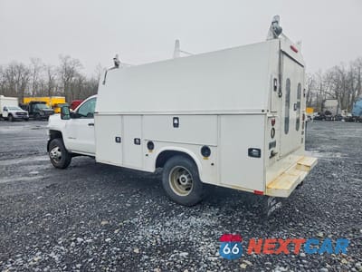 Drugie zdjęcie samochodu z przodu: 2019 CHEVROLET SILVERADO UTILITY / SERVICE TRUCK VIN:1GB3KVCG6KF139597 - miniatura
