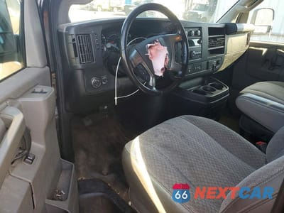 Zdjęcie 8 z 12 samochodu: 2018 CHEVROLET EXPRESS 2500 CARGO DELIVERY VAN VIN:1GCWGAFP3J1336429 - miniatura