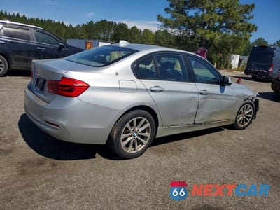 Trzecie zdjęcie samochodu z tyłu: 2016 BMW 320 I VIN:WBA8E1G54GNT38295 - miniatura