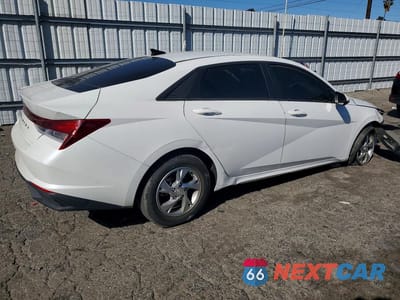 Trzecie zdjęcie samochodu z tyłu: 2021 HYUNDAI ELANTRA SE VIN:5NPLL4AG0MH015548 - miniatura