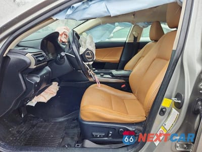 Zdjęcie 7 z 12 samochodu: 2017 LEXUS IS 300 BASE VIN:JTHCM1D2XH5021180 - miniatura