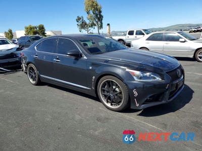 Czwarte zdjęcie samochodu z boku: 2017 LEXUS LS 460 BASE VIN:JTHBL5EF6H5146376 - miniatura