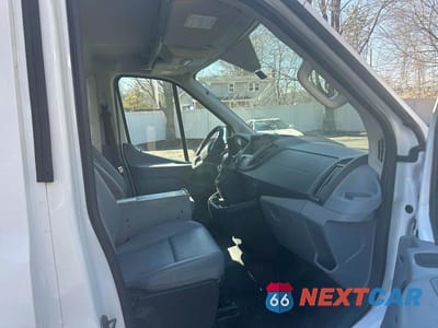 Piąte zdjęcie samochodu w środku: 2017 FORD TRANSIT T-350 VIN:1FDBW5PM2HKB09021 - miniatura