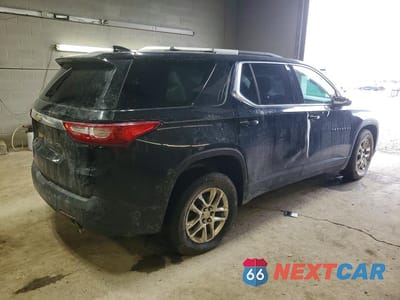 Trzecie zdjęcie samochodu z tyłu: 2018 CHEVROLET TRAVERSE LT VIN:1GNEVGKW6JJ272136 - miniatura