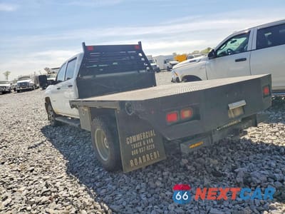 Drugie zdjęcie samochodu z przodu: 2017 CHEVROLET SILVERADO FLATBED TRUCK VIN:1GB4KYCG3HF107494 - miniatura