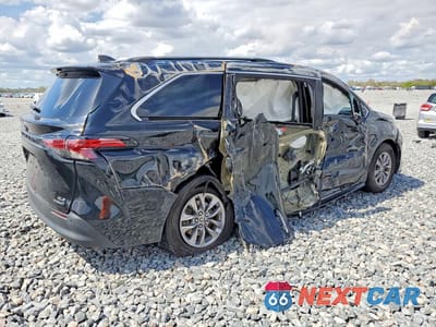 Trzecie zdjęcie samochodu z tyłu: 2022 TOYOTA SIENNA XLE 8-PASSENGER VIN:5TDYRKEC6NS105265 - miniatura
