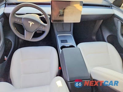 Zdjęcie 8 z 12 samochodu: 2024 TESLA MODEL Y VIN:7SAYGDEE7RF117151 - miniatura
