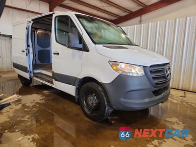 Czwarte zdjęcie samochodu z boku: 2024 MERCEDES BENZ SPRINTER 2500 907 (VS30) DELIVERY VAN VIN:W1Y4KBHY0RT184509 - miniatura