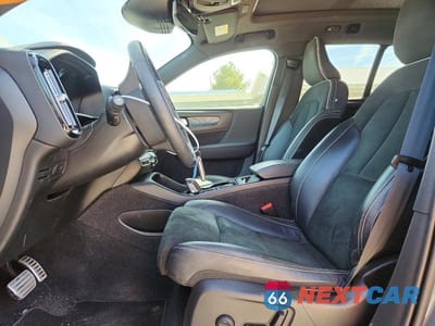 Zdjęcie 7 z 12 samochodu: 2022 VOLVO XC40 T5 R-DESIGN VIN:YV4162UM5N2693524 - miniatura