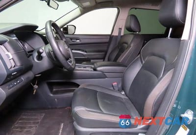 Zdjęcie 9 z 10 samochodu: 2025 NISSAN PATHFINDER SL VIN:5N1DR3CA2SC232612 - miniatura