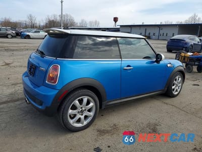 Trzecie zdjęcie samochodu z tyłu: 2009 MINI COOPER S VIN:WMWMF73589TW87141 - miniatura