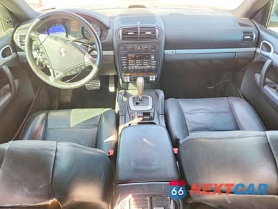Zdjęcie 8 z 12 samochodu: 2010 PORSCHE CAYENNE VIN:WP1AA2AP8ALA08354 - miniatura