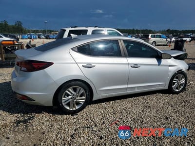 Trzecie zdjęcie samochodu z tyłu: 2019 HYUNDAI ELANTRA VALUE EDITION VIN:5NPD84LFXKH460564 - miniatura
