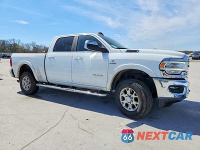Czwarte zdjęcie samochodu z boku: 2022 RAM 2500 LARAMIE VIN:3C6UR5FL7NG412142 - miniatura