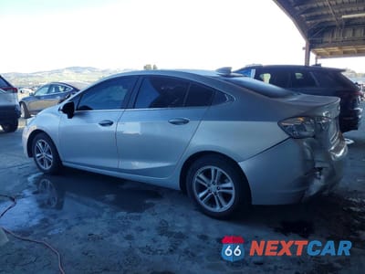 Drugie zdjęcie samochodu z przodu: 2016 CHEVROLET CRUZE LT VIN:1G1BE5SM9G7321410 - miniatura